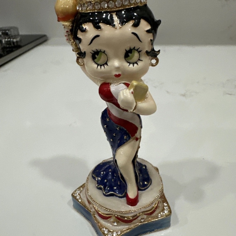 Vintage 2006 Connoisser Betty Boop New Yorks Miss Liberty Metal Trinket Box
